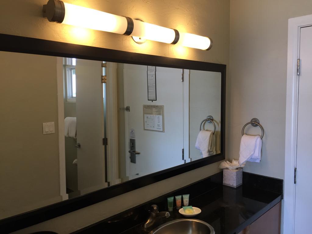 Surfer Beach Hotel San Diego Bagian luar foto