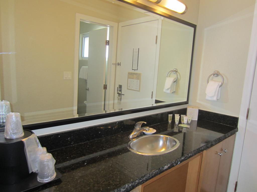 Surfer Beach Hotel San Diego Bagian luar foto
